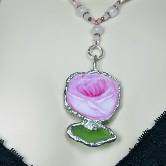 Broken China and Sea Glass Artisan Pendant and Rose Quartz Vintage Necklace - Picture 4 of 11